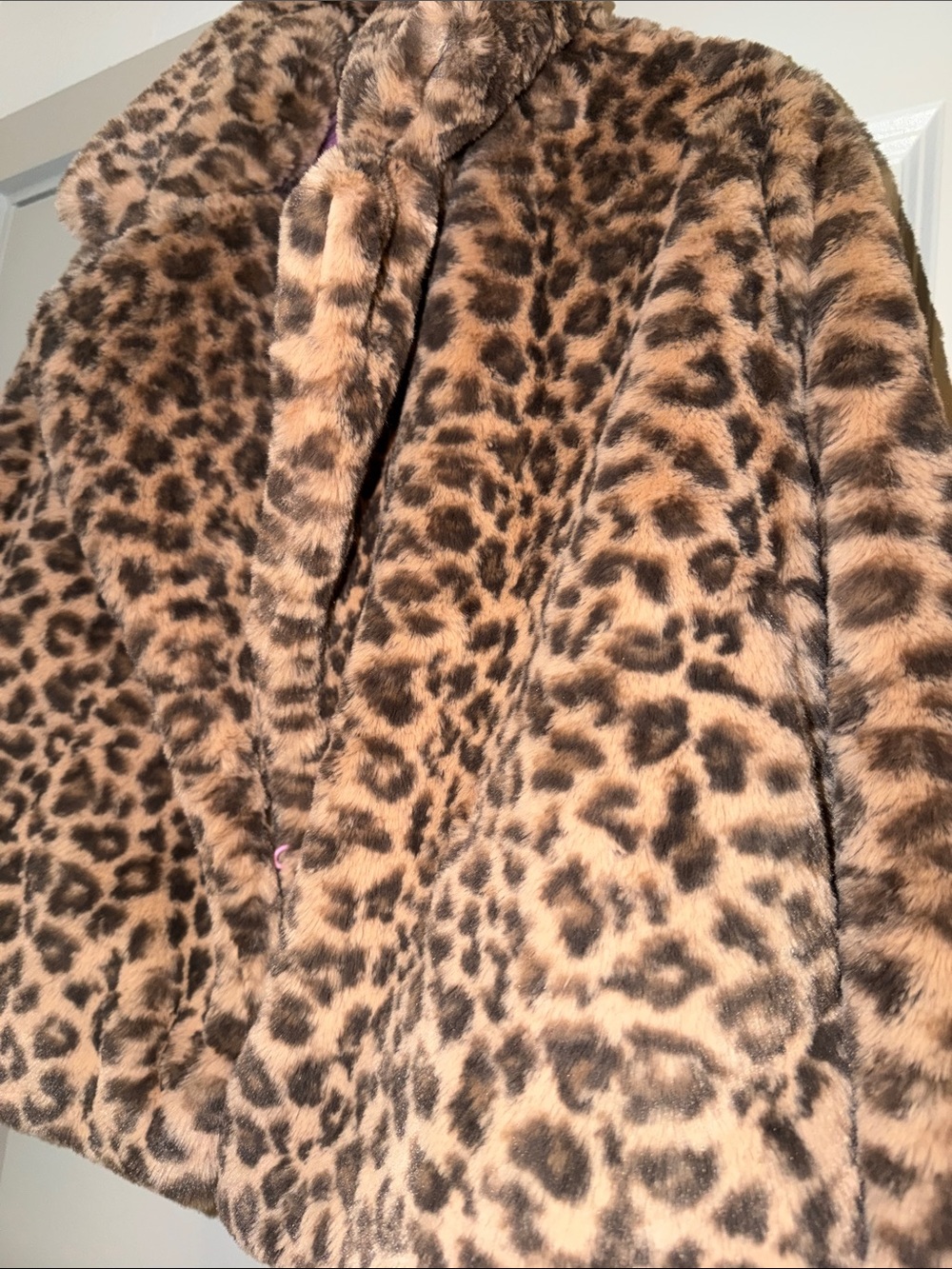NWT! Faux Fur animal print Crop Jacket by Victoria secret size XS ! New - Picture 8 of 12